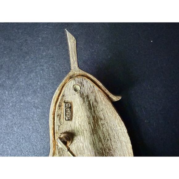 TRIFARI Vintage Brushed Gold Tone Leaf Brooch Pin Art To Wear Cocktail Career - Picture 3 of 5